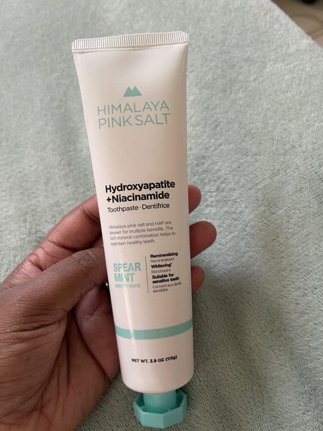 HIMALAYA PINK SALT Hydroxyapatite+Niacinamide Toothpaste review photo by ysabela 