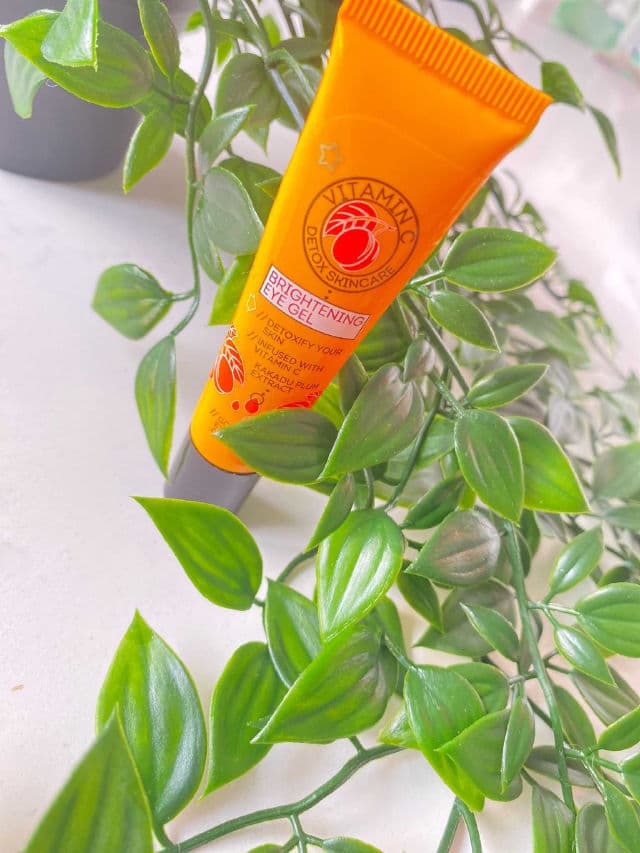 Superdrug Vitamin C Brightening Eye Gel review photo by Minac
