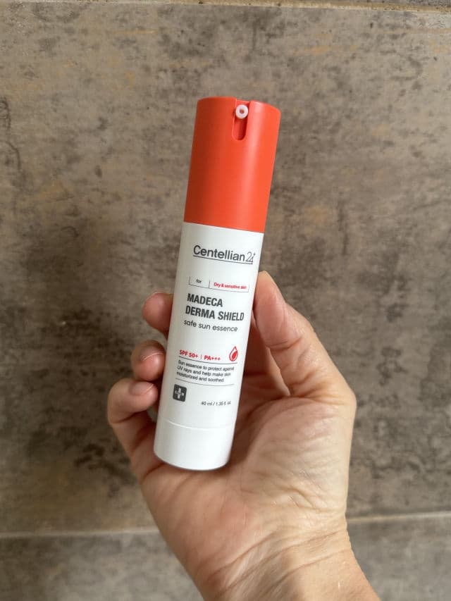 Centellian24 Madeca Derma Shield Safe Sun Essence SPF50+ PA++++ review photo by Genyrene