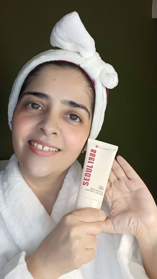 K-Secret Seoul 1988 Sun : Pine Tree + Ceramide SPF50+ PA++++ review photo by ghazalabeautystyle