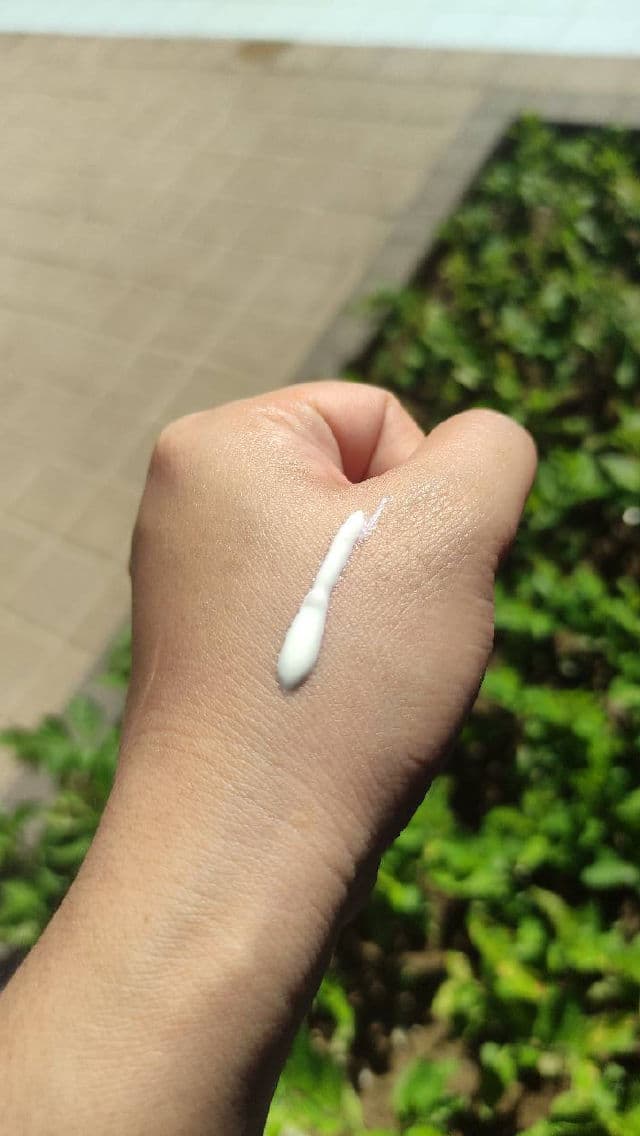 Cathy Doll Ultra Light Sun Fluid SPF50 PA++++ review photo by Apweel