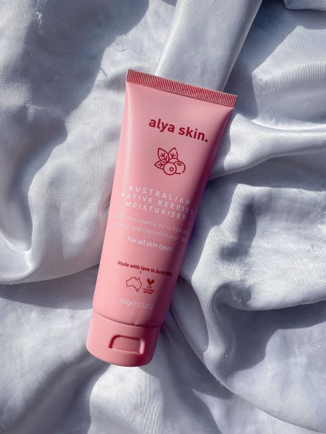 Alya Skin Australian Native Berries Moisturiser review photo by NicoleSkincare