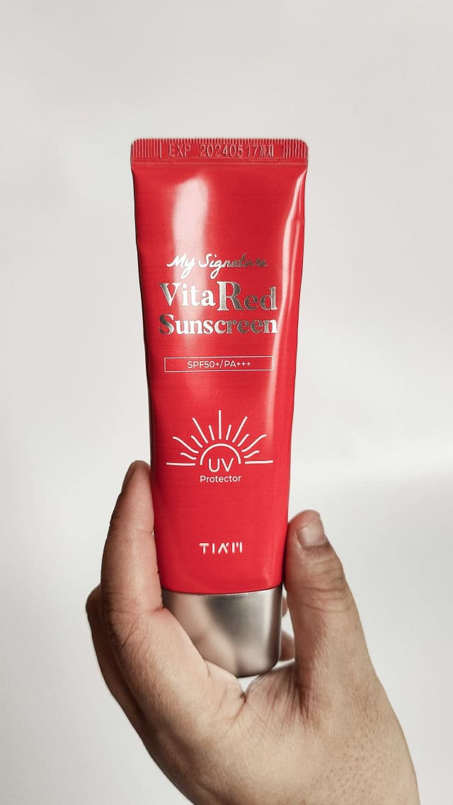 TIAM My Signature Vita Red Sunscreen SPF50+ PA+++ review photo by SkincarewithSuru