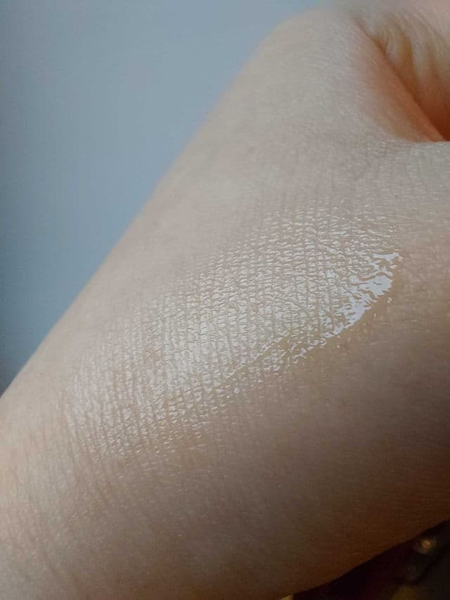 Lavera Naturkosmetik Protect & Repair Lip Balm review photo by hydrationplease