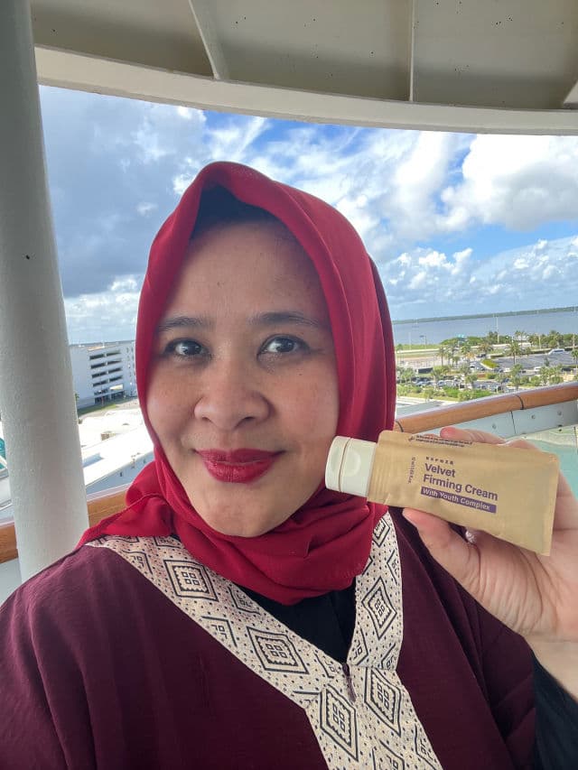 Varuza Velvet Firming Cream review photo by EyeNez