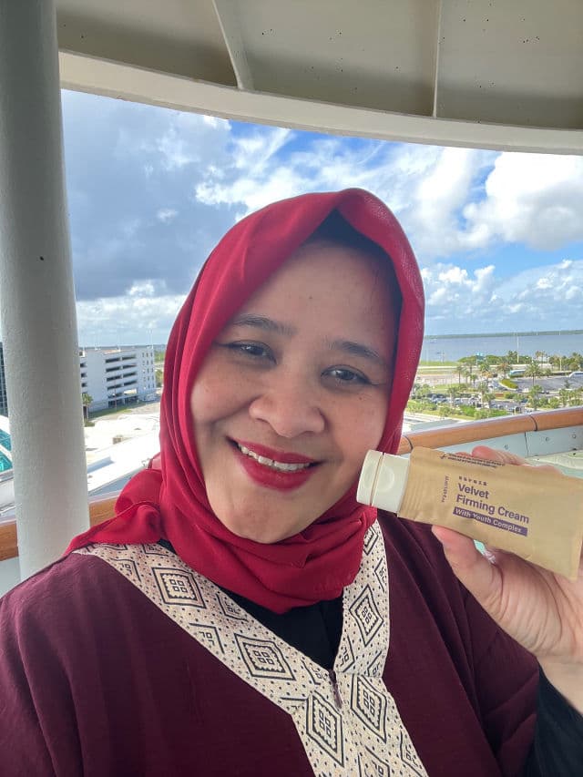 Varuza Velvet Firming Cream review photo by EyeNez