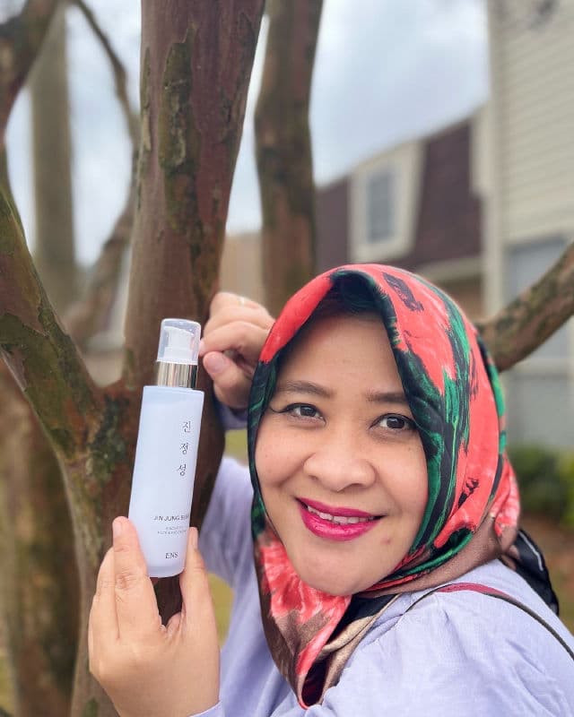 ENS Jin Jung Sung Sincerity Face & Eye Cream review photo by EyeNez