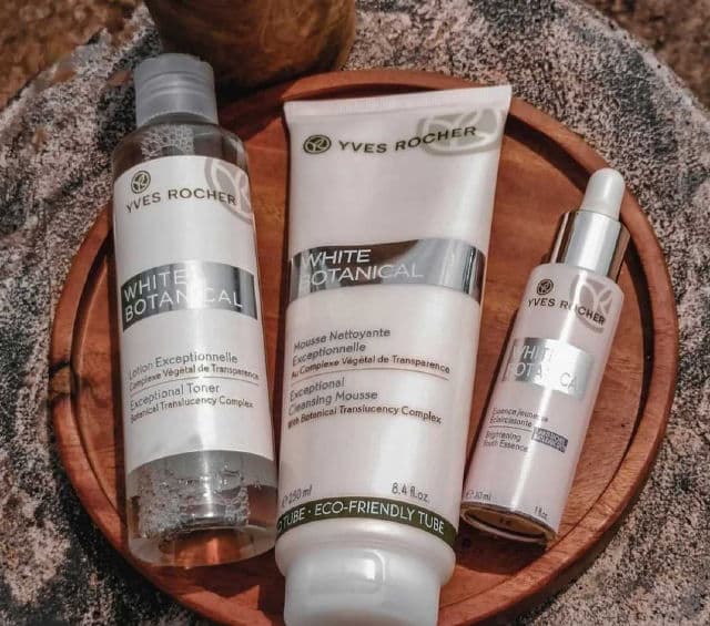YVES ROCHER White Botanical Exceptional Cleansing Mousse review photo by HilalAfandi