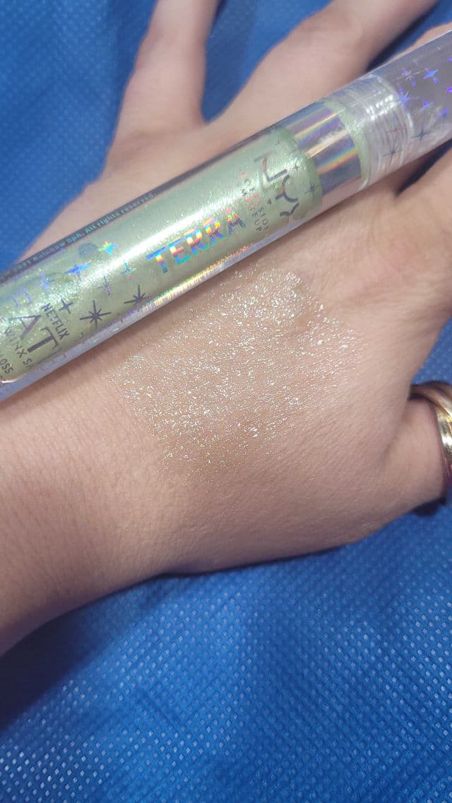 Nyx Cosmetics Praline review photo by saracristina
