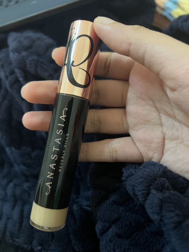 Anastasia Beverly Hills Magic Touch Concealer review photo by jessicajamie