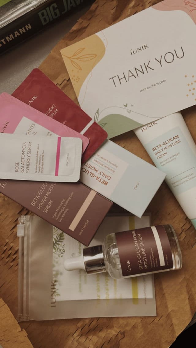 Iunik Beta Glucan Daily Moisture Cream review photo by skincarebiased