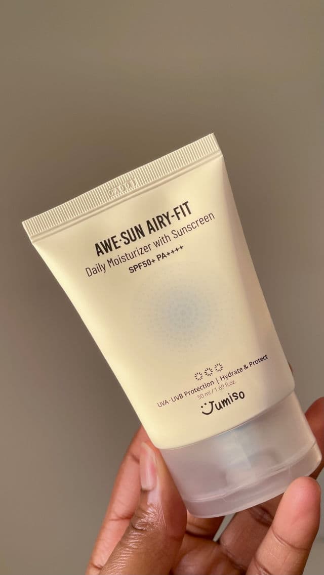 Jumiso Awe-Sun Airy-Fit Daily Moisturizer with Sunscreen SPF 50+ PA++++ review photo by skincarebiased