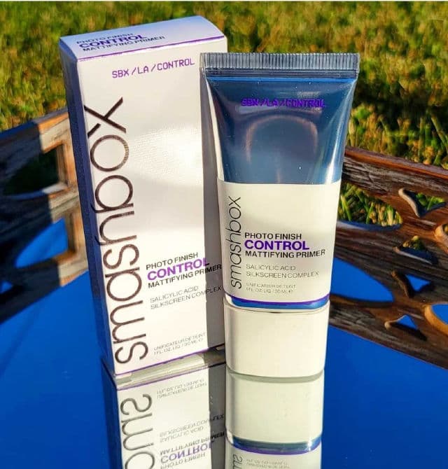 Smashbox Photo Finish Control Mattifying Primer review photo by lauristreasures