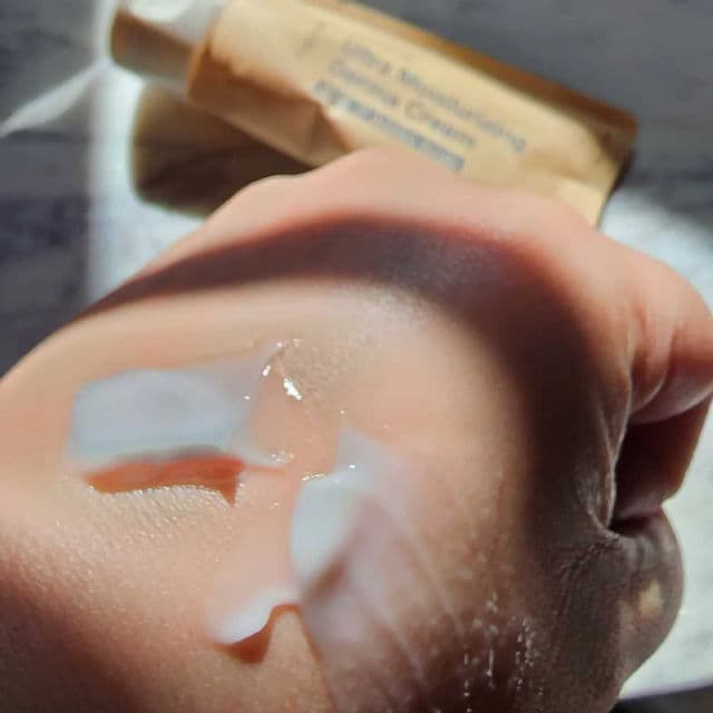 Varuza Ultra Moisturizing Derma Cream review photo by lauristreasures