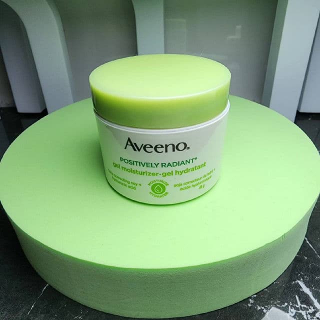 Aveeno Positively Radiant Gel Moisturizer review photo by somialoves