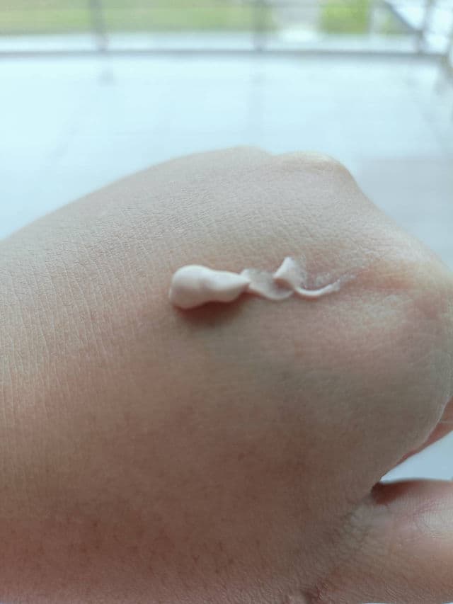 The Mango Flamingo Hydra-Tint UV Shield SPF30 review photo by Jamalia