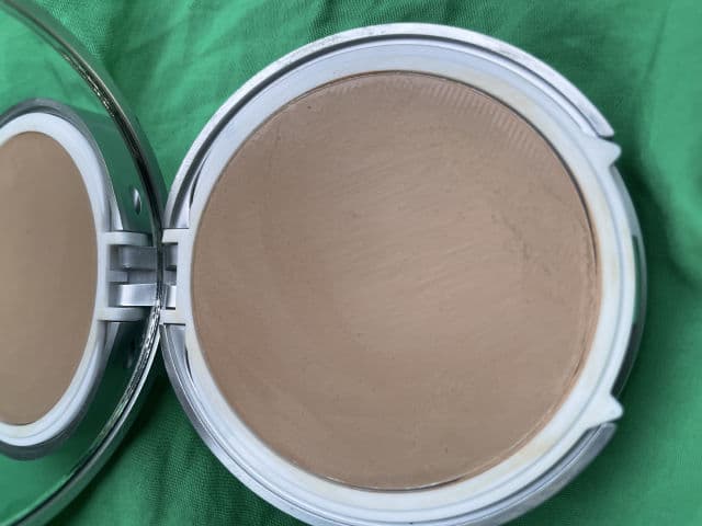 ISDIN Fotoprotector Compact Arena SPF 50+ review photo by Paria