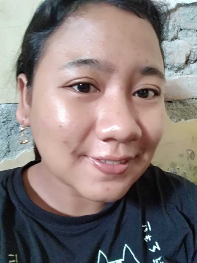 Wardah UV Shield Essential Sunscreen Gel SPF 30 PA+++ review photo by eltabita