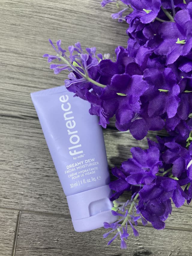 florence by mills Dreamy Dew Moisturizer review photo by Skincareandfood