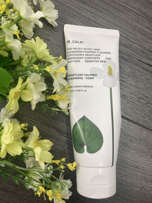 Hue Calm Heartleaf Calming Cleansing Foam review photo by Skincareandfood