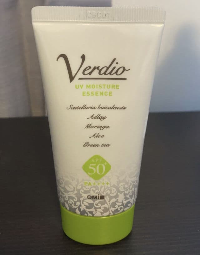 Verdio UV Moisture Essence SPF50+ PA++++ review photo by andrarmua