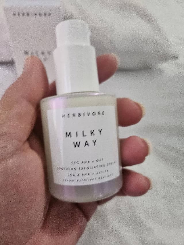 Herbivore Botanicals Milky Way 10% AHA + Oat Soothing Exfoliating Serum review photo by Milian