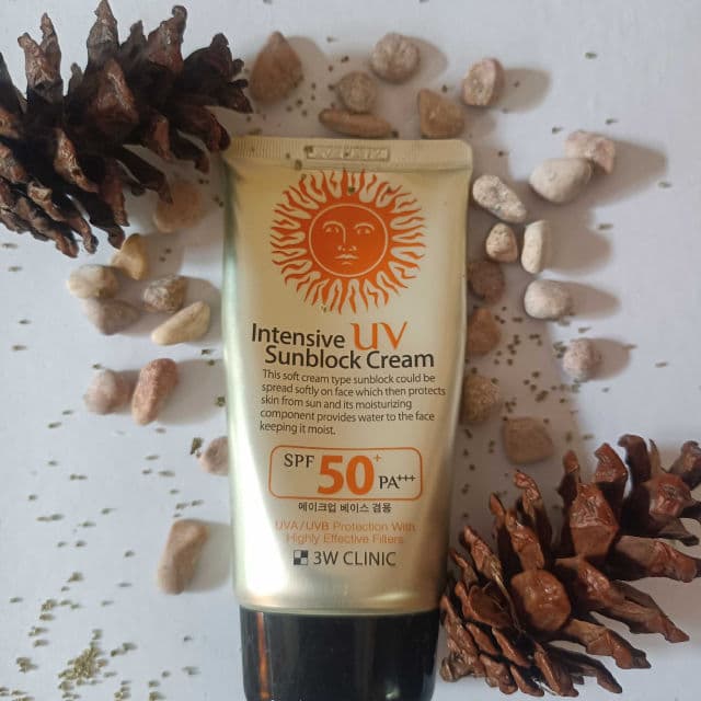 3wClinic Intensive UV Sunblock Cream SPF50+/PA+++ review photo by tribuanartd