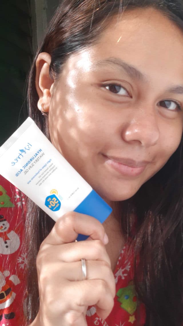 ISNTREE Hyaluronic Acid Watery Sun Gel SPF50+ PA++++ review photo by ricalynlacaba