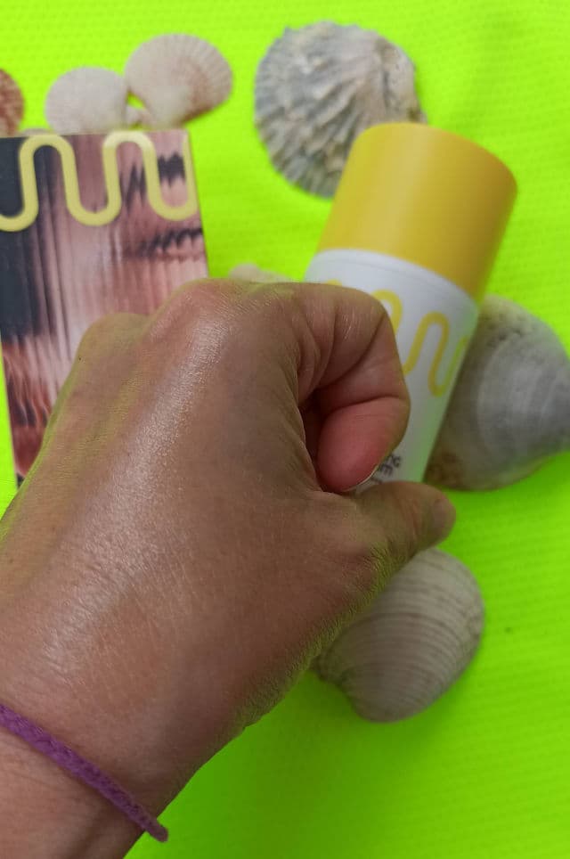 COMMONLABS Vitamin C Brightening Sun Serum SPF50+ PA++++  review photo by raque