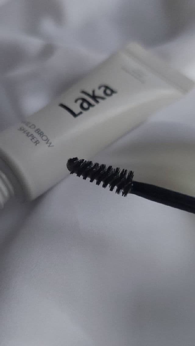 Laka Wild Brow Shaper - Strong review photo by qilss