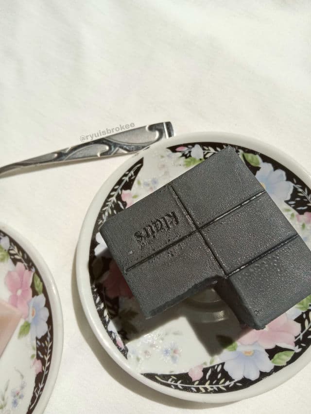 Dear, Klairs Gentle Black Sugar Charcoal Soap review photo by RyuA