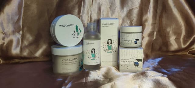 Vivid Glossy Tea Tree Toner review photo by iscreview