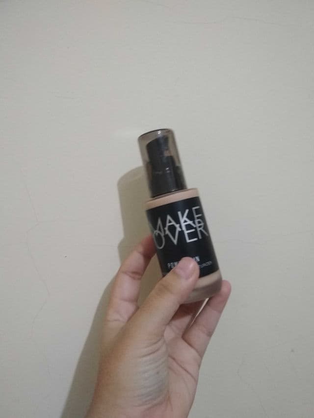 Make Over Powerskin Radiant Tinted Moisturizer review photo by YuniQ