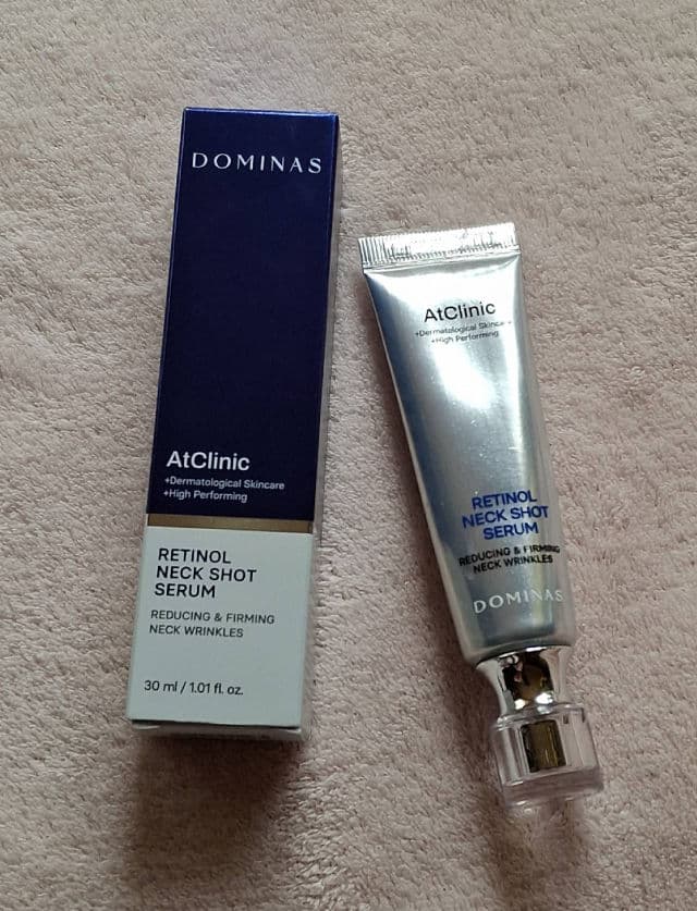 Dominas Dominas AtClinic Retinol Neck Serum review photo by Codermary 
