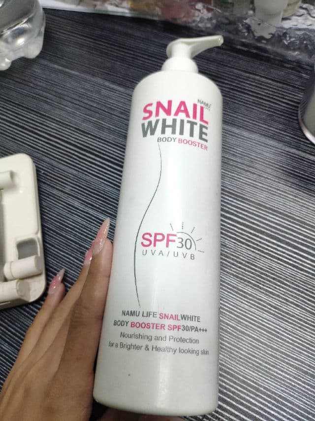 Snail White Body Booster SPF30/PA+++ review photo by Eskiq
