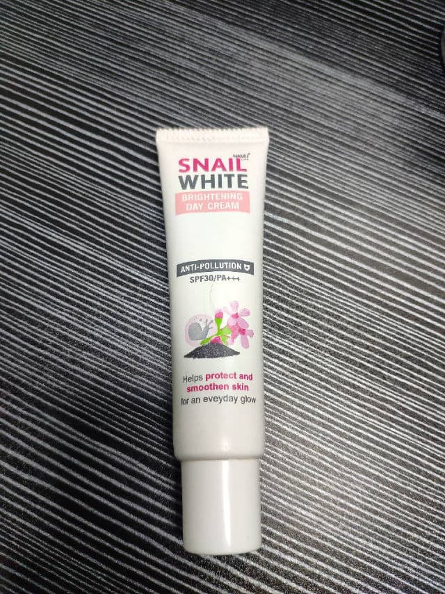 Snail White Brightening Day Cream SPF 30/PA+++ review photo by Eskiq