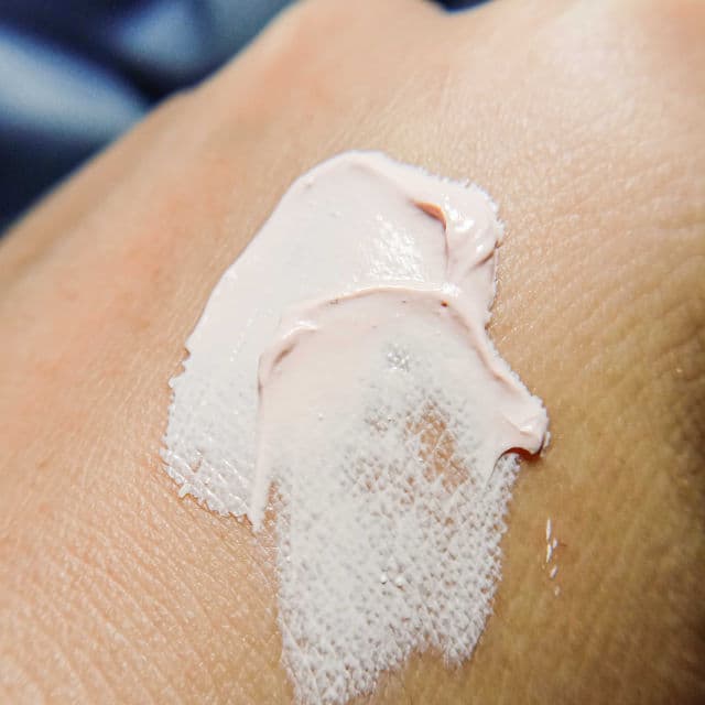 Skin game Pink Hero review photo by auliyaaaara