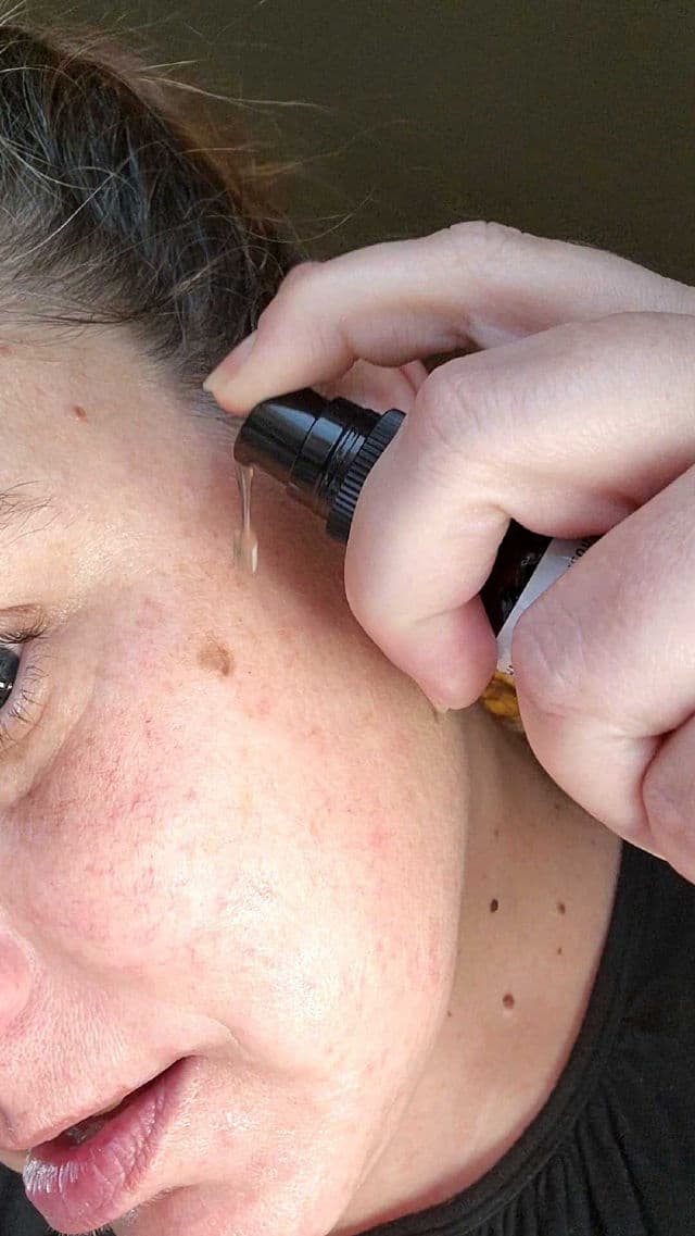 YEOUTH Retinol Serum Hyaluronic Acid Vitamin E Aloe Vera review photo by SarriK