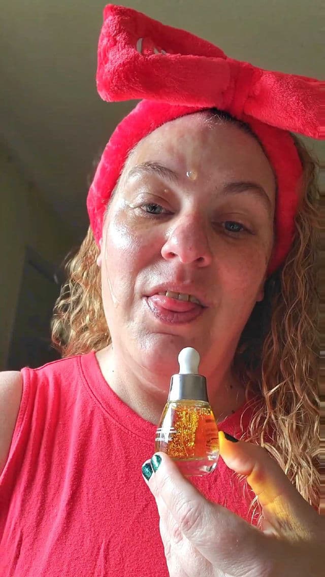 Miguhara Volume Whitening Ampoule review photo by SarriK