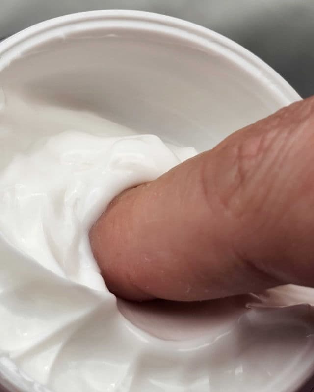 Olay Regenerist Collagen Peptide 24 Hydrating Moisturizer review photo by SarriK