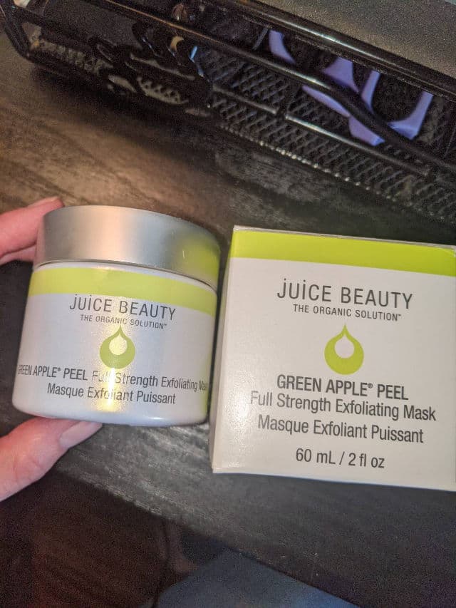 Juice Beauty Green Apple Peelfull Strength Exfoliating Mask review photo by Katie28