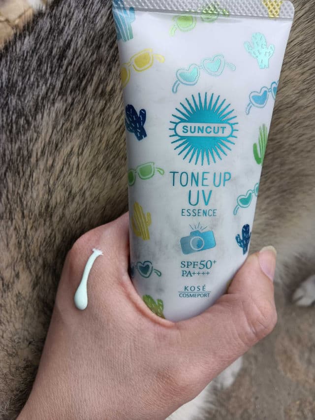 Kose Suncut Tone Up UV Essence SPF50+ PA++++ review photo by JuditMTeaches