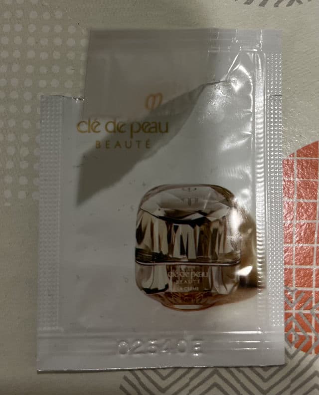 Clé de Peau Beauté La Creme review photo by MMtrynew