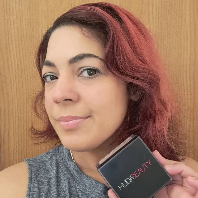 Huda Beauty Easy Bake Loose Powder review photo by Wendy22
