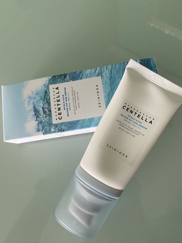 SKIN1004 Madagascar Centella Hyalu-Cica Water-Fit Sun Serum SPF50+ PA++++ review photo by mariposasinalass
