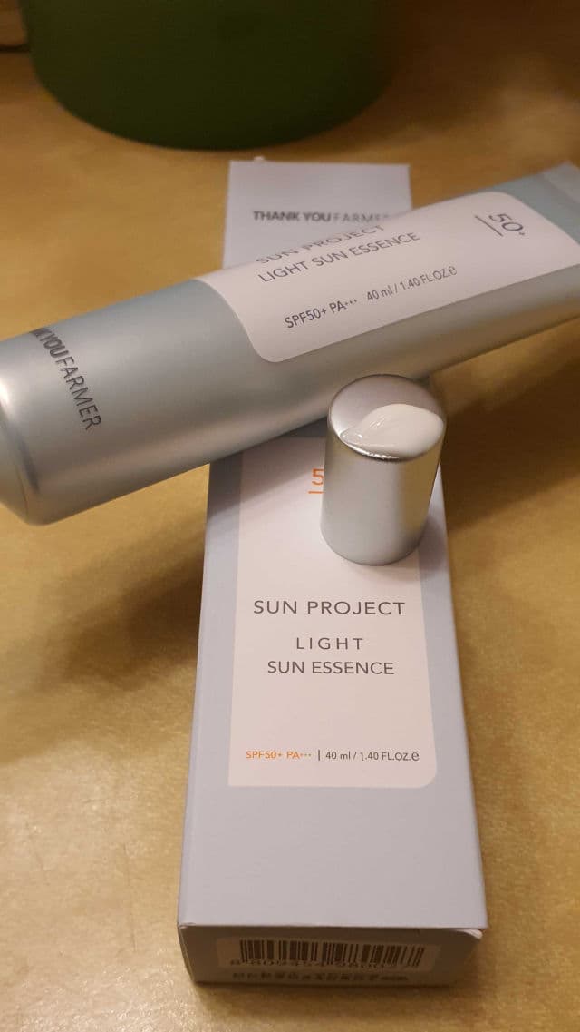 THANK YOU FARMER Sun Project Light Sun Essence SPF50+ PA+++ review photo by Asherz1120
