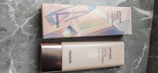 Heimish Artless Glow Tinted Sunscreen SPF50+ PA+++ review photo by Testertootsymorse