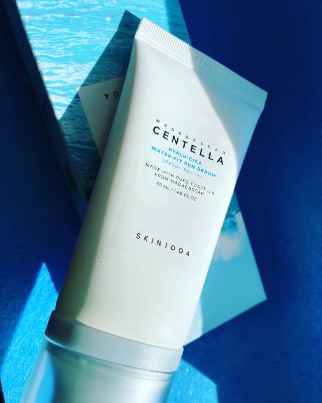 SKIN1004 Madagascar Centella Hyalu-Cica Water-Fit Sun Serum SPF50+ PA++++ review photo by HollyGoLiteLeee