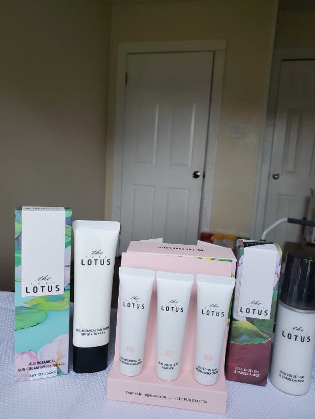 The Pure Lotus Jeju Botanical Sun Cream SPF50+ PA++++ review photo by Nhaty