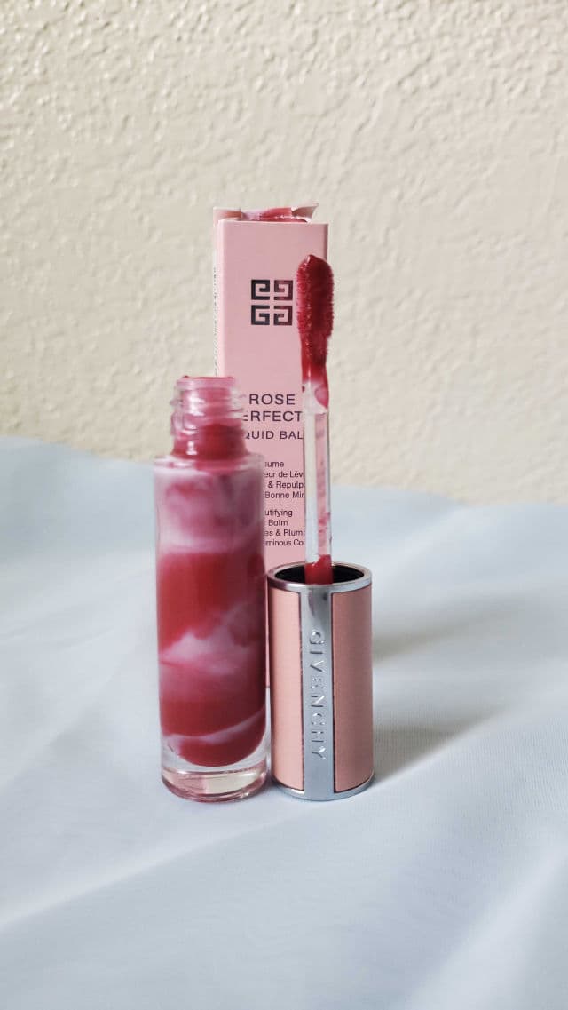 Givenchy Baume À Lèvres Liquide Rose Perfecto 001 Pink Irresistible review photo by Nhaty